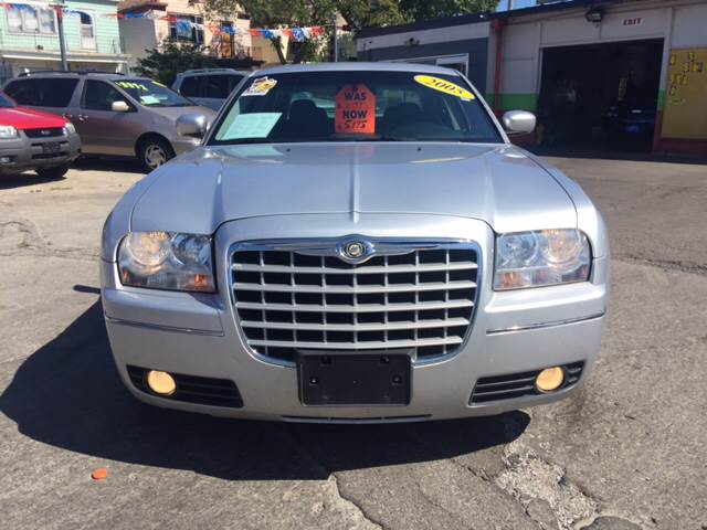 2005 Chrysler 300 for sale at DIAMOND AUTO SALES LLC in Milwaukee WI