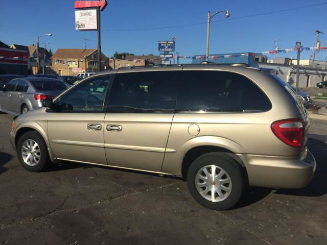 2002 Chrysler Town and Country for sale at DIAMOND AUTO SALES LLC in Milwaukee WI