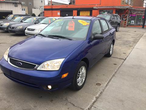 2006 Ford Focus for sale at DIAMOND AUTO SALES LLC in Milwaukee WI
