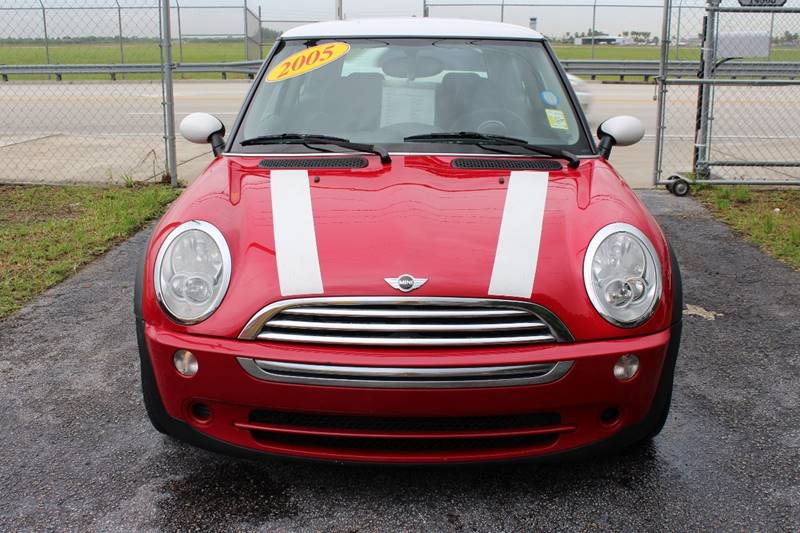 2005 MINI Cooper for sale at Vintage Point Corp in Miami FL