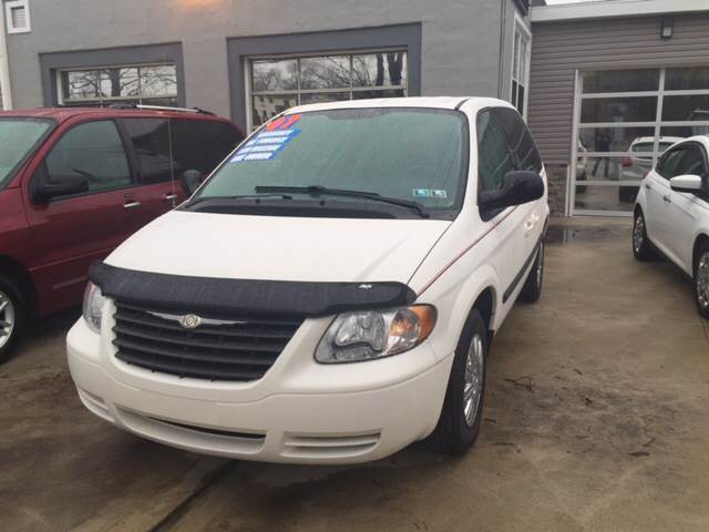 2007 Chrysler Town and Country for sale at Intown Auto Mart in Erie PA