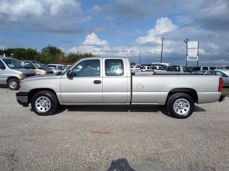 2006 Chevrolet Silverado 1500 for sale at AUTO FLEET REMARKETING, INC. in Van Alstyne TX