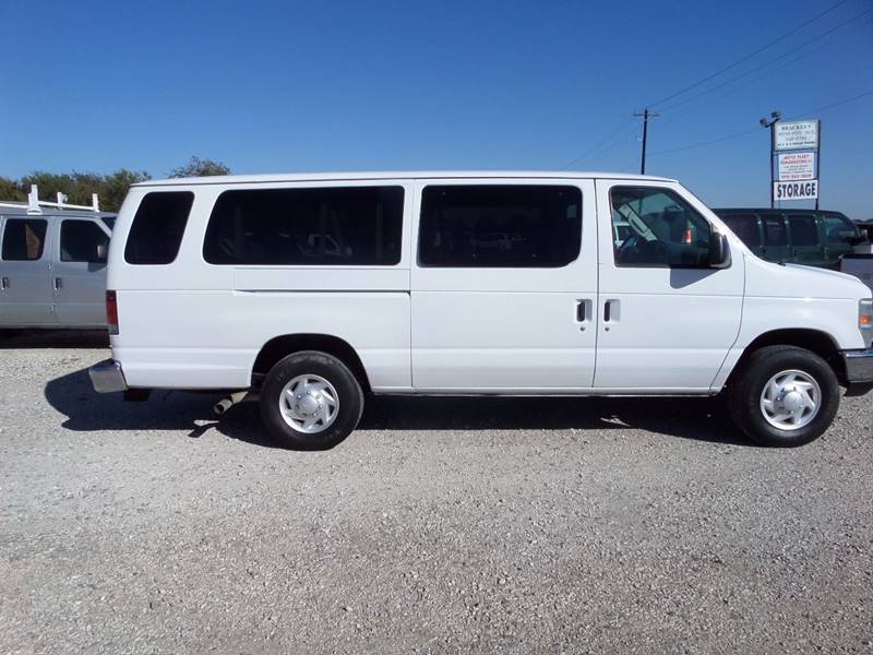 2008 Ford E-Series Wagon for sale at AUTO FLEET REMARKETING, INC. in Van Alstyne TX