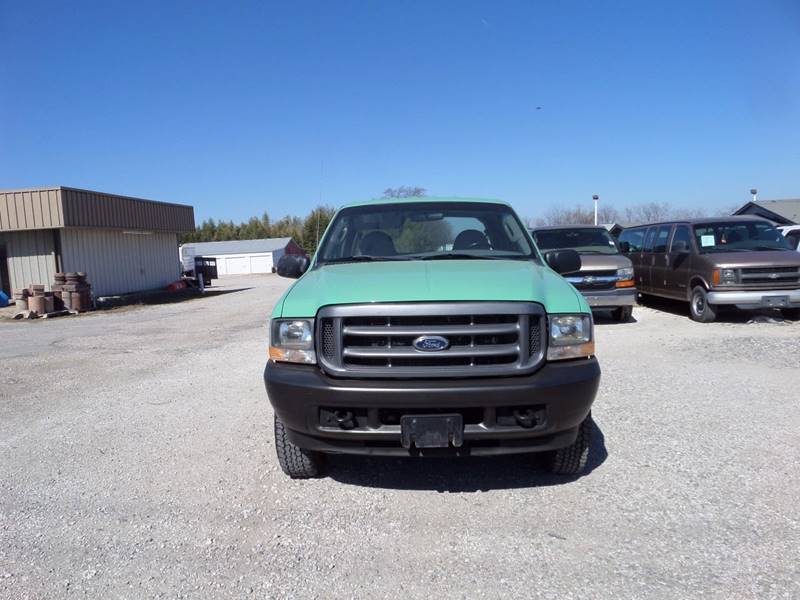 2004 Ford F-350 Super Duty for sale at AUTO FLEET REMARKETING, INC. in Van Alstyne TX