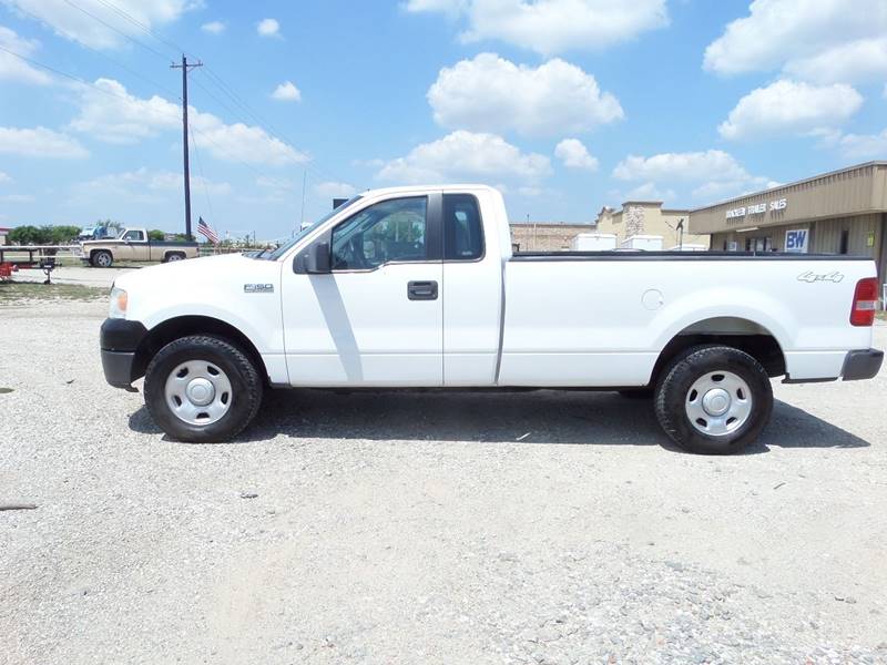 2006 Ford F-150 for sale at AUTO FLEET REMARKETING, INC. in Van Alstyne TX