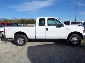 2005 Ford F-250 Super Duty for sale at AUTO FLEET REMARKETING, INC. in Van Alstyne TX