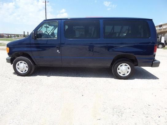 2007 Ford E-Series Wagon for sale at AUTO FLEET REMARKETING, INC. in Van Alstyne TX