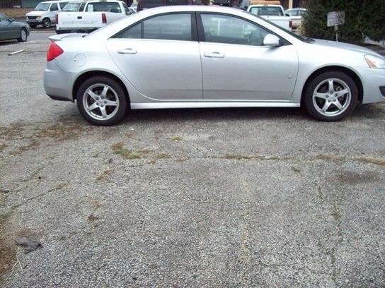 2009 Pontiac G6 for sale at AUTO FLEET REMARKETING, INC. in Van Alstyne TX