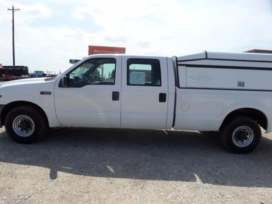 2002 Ford F-350 Super Duty for sale at AUTO FLEET REMARKETING, INC. in Van Alstyne TX