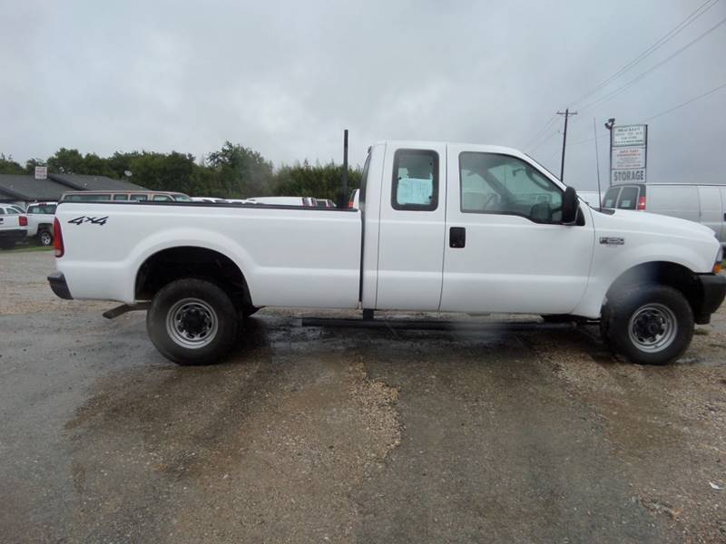 2003 Ford F-250 Super Duty for sale at AUTO FLEET REMARKETING, INC. in Van Alstyne TX