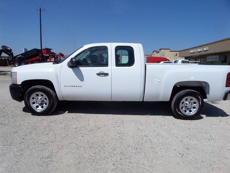 2011 Chevrolet Silverado 1500 for sale at AUTO FLEET REMARKETING, INC. in Van Alstyne TX