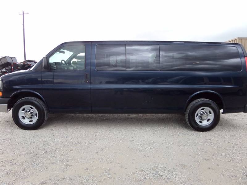 2009 Chevrolet Express Passenger for sale at AUTO FLEET REMARKETING, INC. in Van Alstyne TX