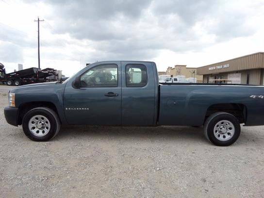 2009 Chevrolet Silverado 1500 for sale at AUTO FLEET REMARKETING, INC. in Van Alstyne TX