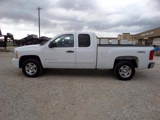 2008 Chevrolet Silverado 1500 for sale at AUTO FLEET REMARKETING, INC. in Van Alstyne TX