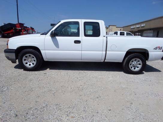 2005 Chevrolet Silverado 1500 for sale at AUTO FLEET REMARKETING, INC. in Van Alstyne TX