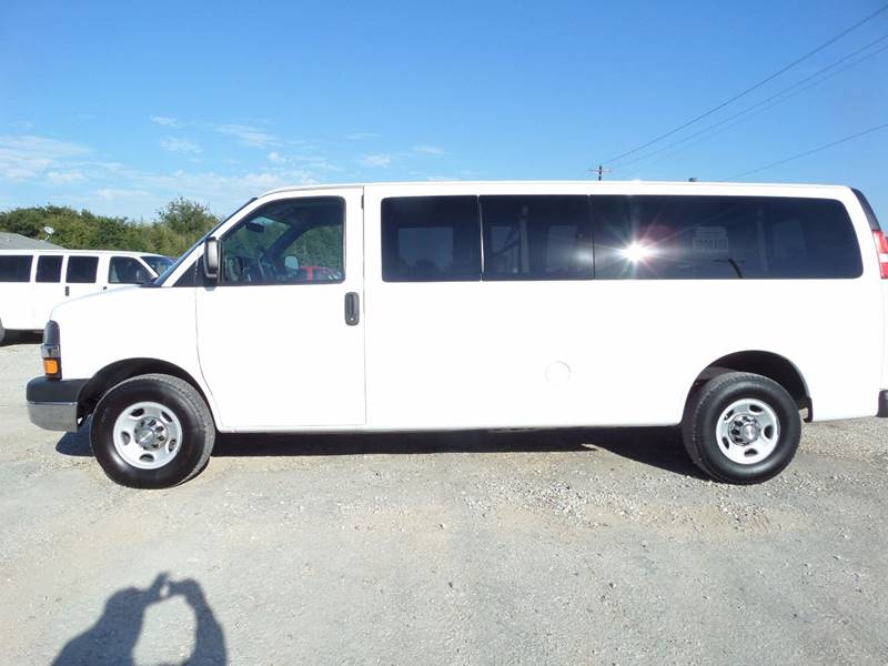 2009 Chevrolet Express Passenger for sale at AUTO FLEET REMARKETING, INC. in Van Alstyne TX