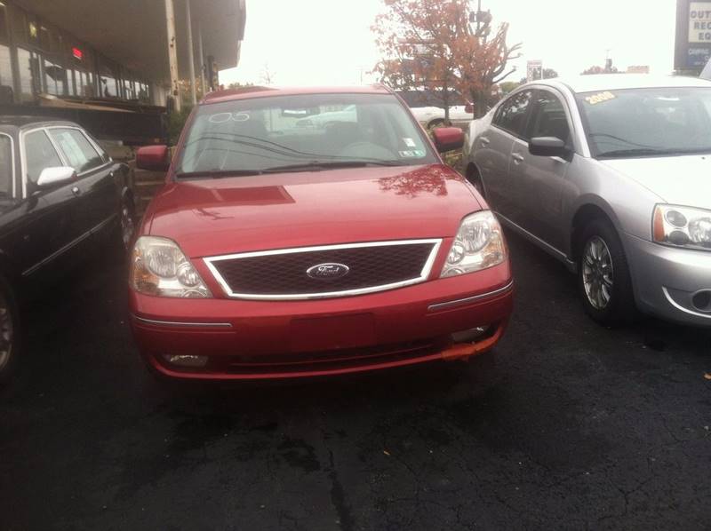 2005 Ford Five Hundred for sale at Boardman Auto Mall in Boardman OH