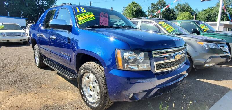2013 Chevrolet Avalanche LS Black Diamond