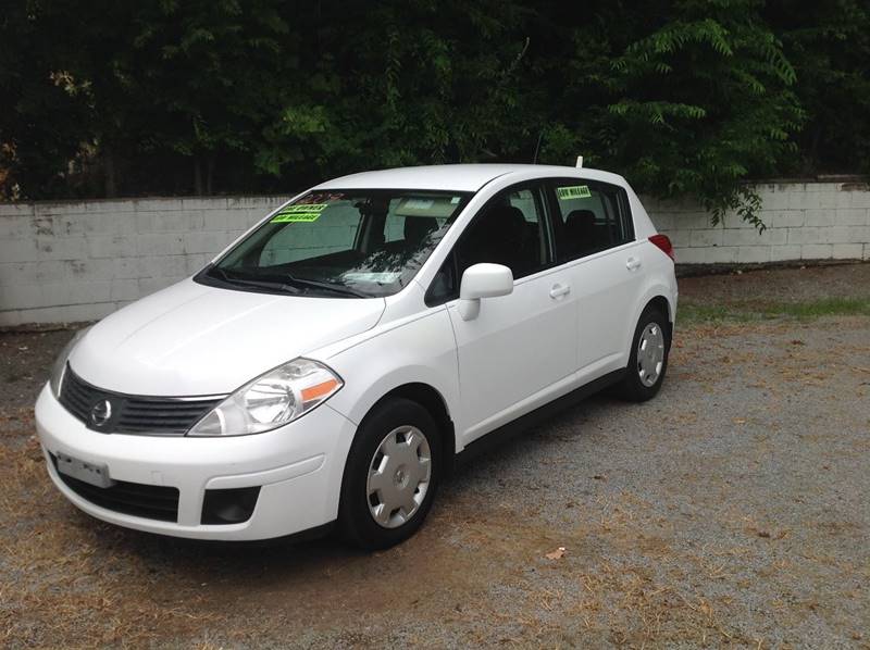 2009 Nissan Versa for sale at GIB'S AUTO SALES in Tahlequah OK
