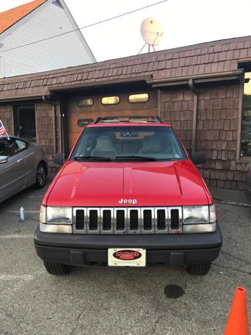 1995 Jeep Grand Cherokee for sale at Standard Auto - Standardusedautoparts.com in Worcester MA