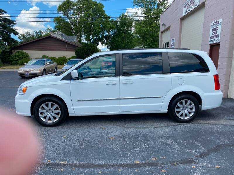 2014 Chrysler Town and Country - Findlay, OH
