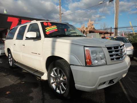 2005 Cadillac Escalade ESV for sale at 7 STAR AUTO in Sacramento CA