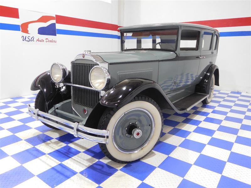 1930 Packard SEDAN