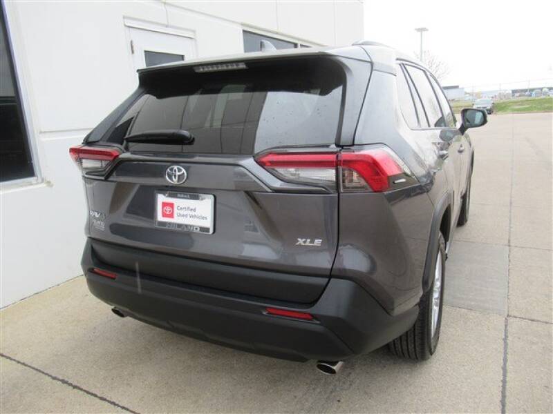 2019 Toyota RAV4 XLE (image 34)