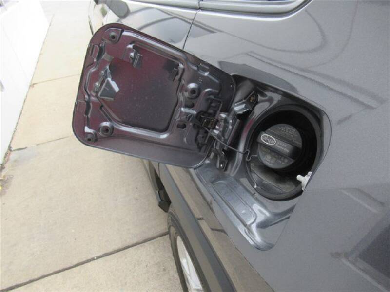 2019 Toyota RAV4 XLE (image 25)