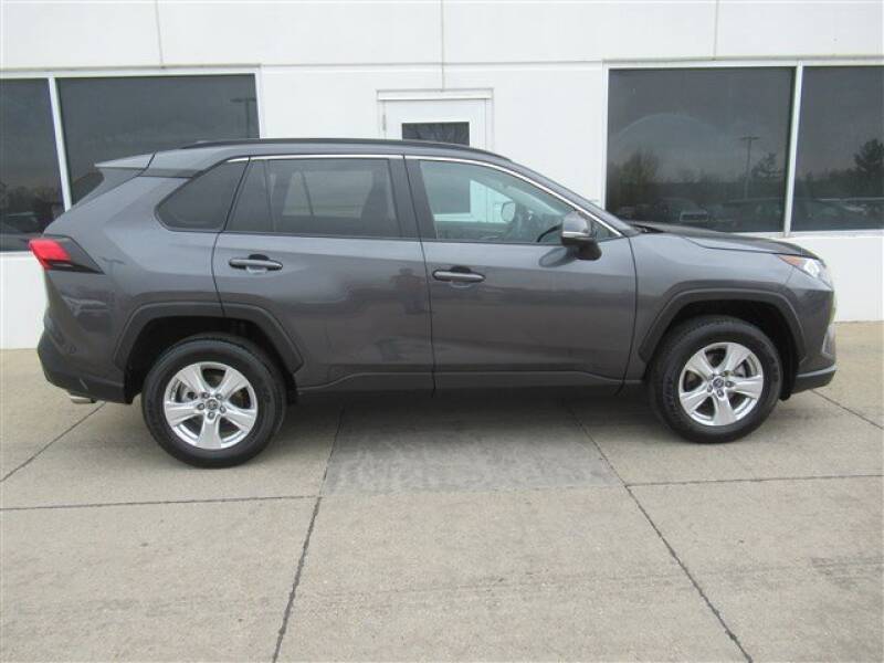 2019 Toyota RAV4 XLE (image 33)