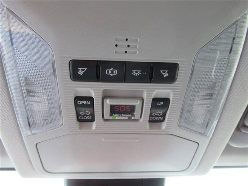 2019 Toyota RAV4 XLE (image 10)