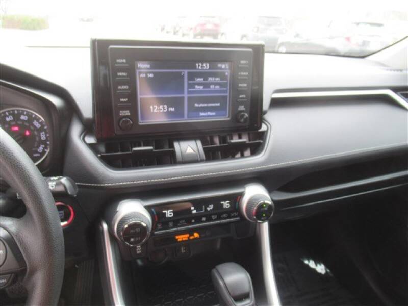 2019 Toyota RAV4 XLE (image 20)