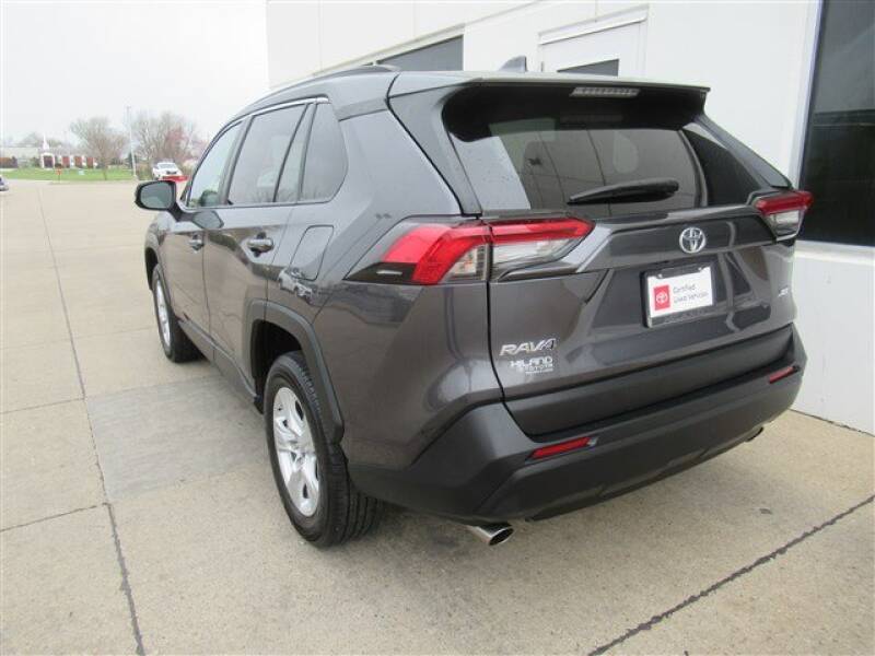 2019 Toyota RAV4 XLE (image 36)