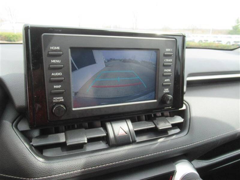 2019 Toyota RAV4 XLE (image 21)