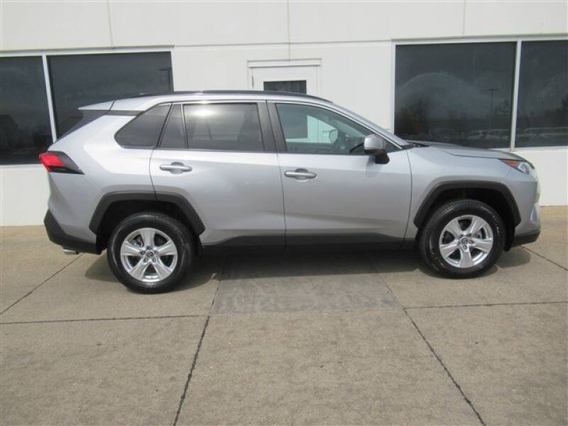 2019 Toyota RAV4 XLE (image 34)