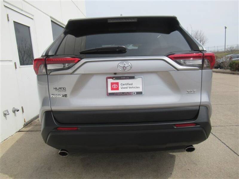 2019 Toyota RAV4 XLE (image 36)