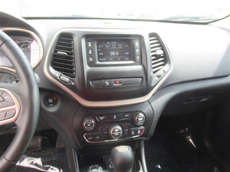 2017 Jeep Cherokee Latitude (image 22)