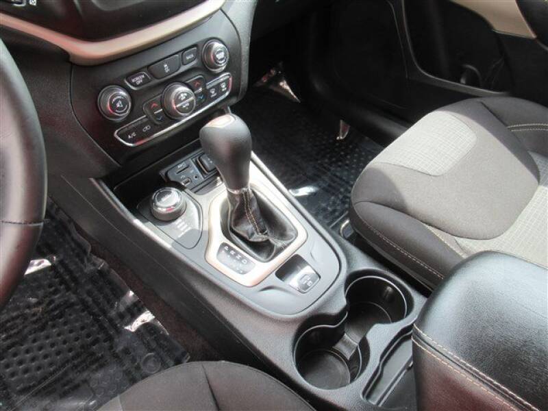 2017 Jeep Cherokee Latitude (image 21)