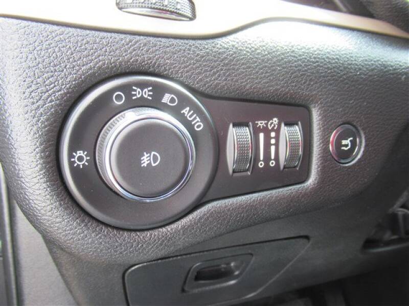 2017 Jeep Cherokee Latitude (image 12)