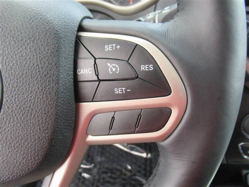 2017 Jeep Cherokee Latitude (image 16)