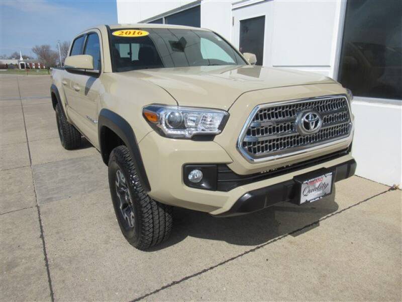 2016 Toyota Tacoma (image 31)