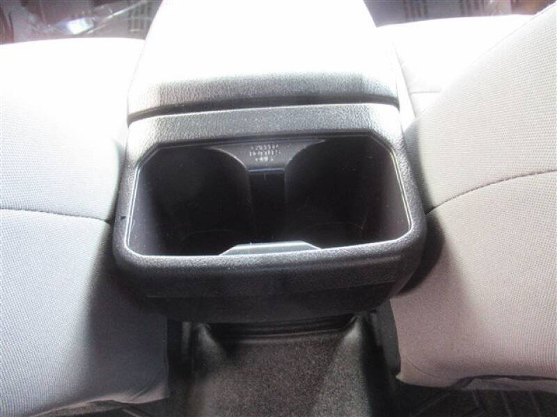 2016 Toyota Tacoma (image 4)
