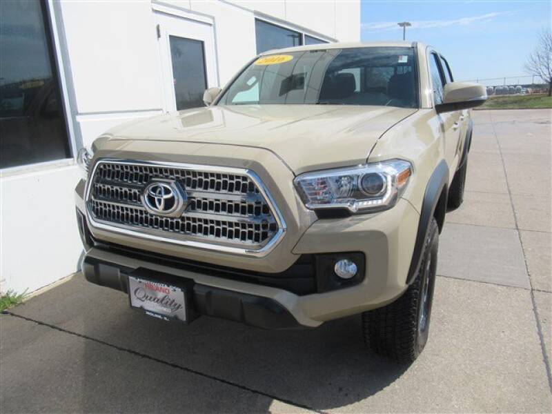 2016 Toyota Tacoma (image 1)