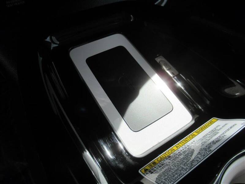 2017 Toyota Prius Four (image 17)