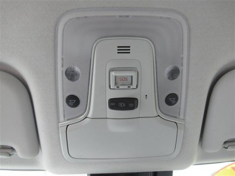 2017 Toyota Prius Four (image 10)