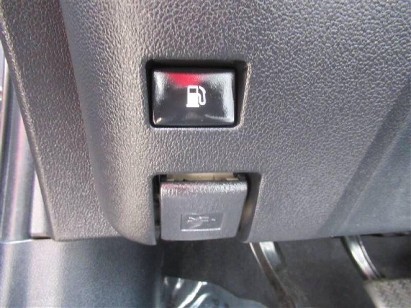2017 Toyota Prius Four (image 12)