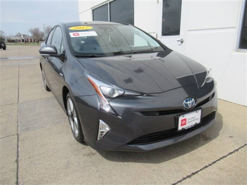2017 Toyota Prius Four (image 32)