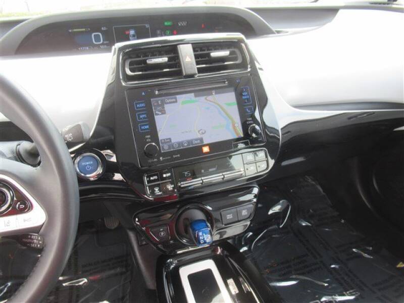 2017 Toyota Prius Four (image 21)