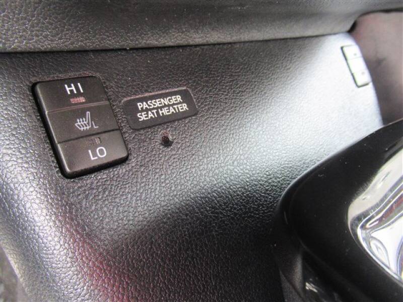 2017 Toyota Prius Four (image 18)