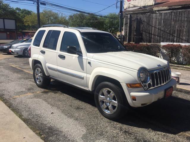 2005 Jeep Liberty for sale at JORGE'S MECHANIC SHOP & AUTO SALES in Houston TX
